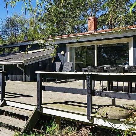 14 Person In Nex Snogebæk