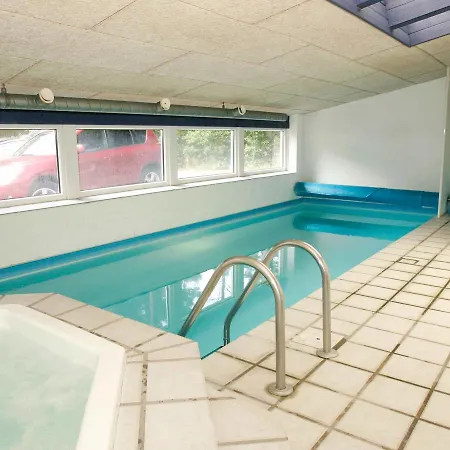 14 Person In Nex * Snogebæk